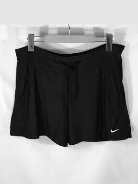Nike Women’s Black Performance Shorts Size Small (4–6) Athletic Training Shorts
